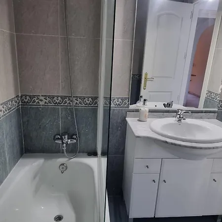 Sunny Coast Marbella 2br 2ba Panoramic Sea View 2 Pools & Wifi 6 Pax Appartamento *